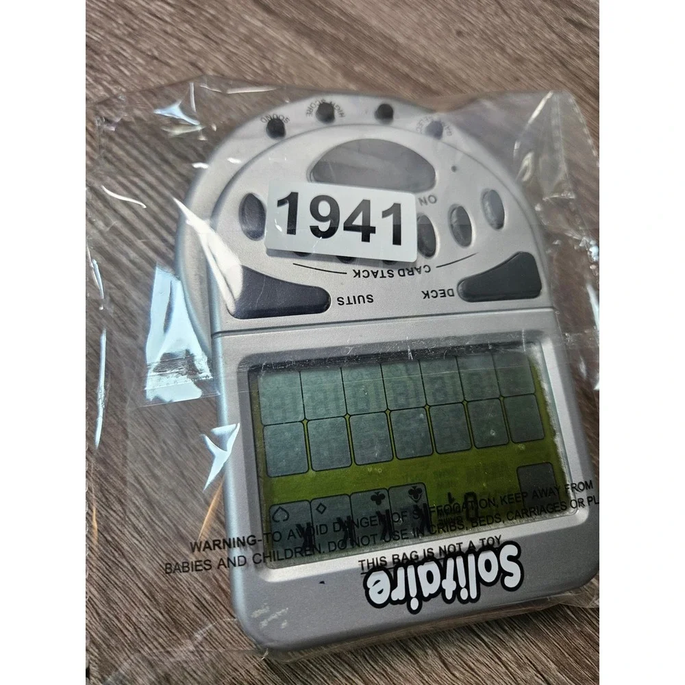 Handheld Electronic Solitaire Game Silver Portable‎ Retro LCD Travel Card Game